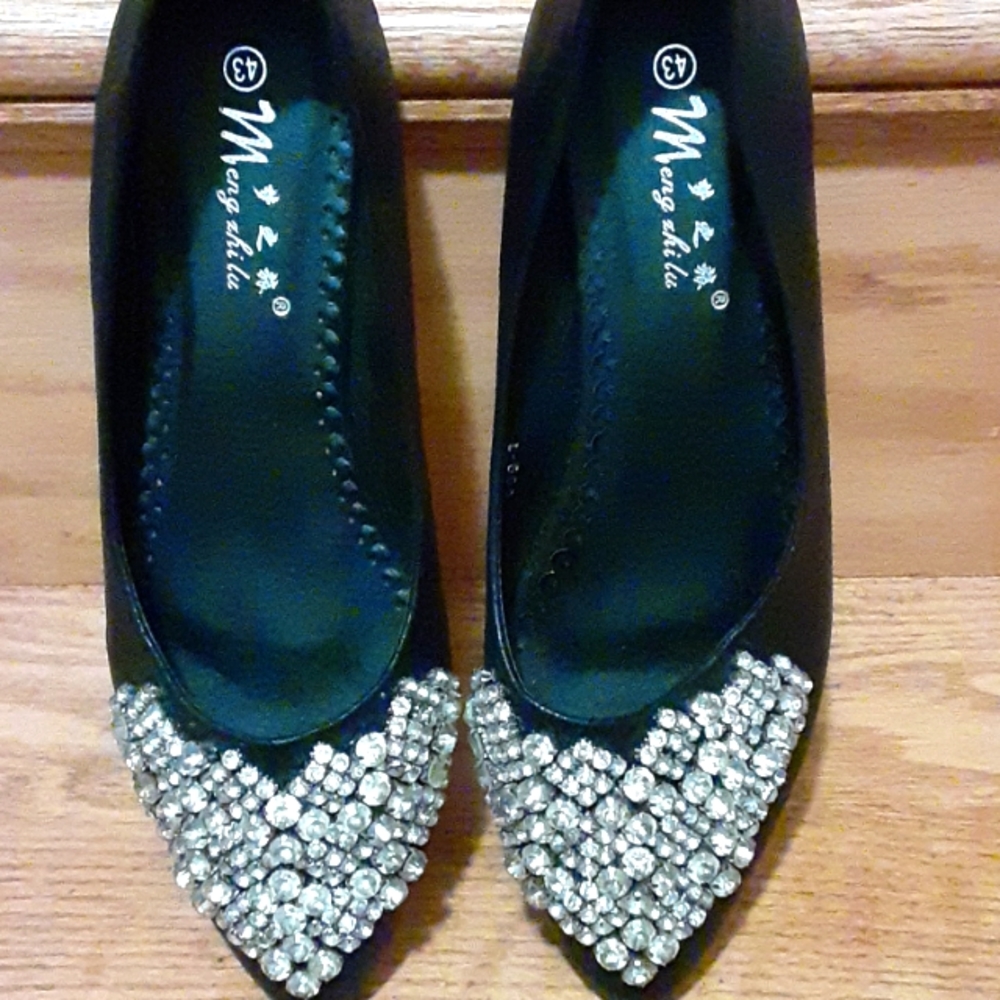 Women's shoes, size 11 flats